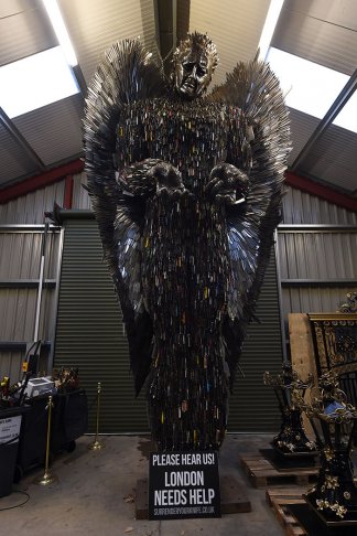 giant-knife-angel-sculpture-alfie-radley-1-597b3c5e8db27__700.jpg