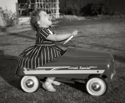 vintage-pedal-cars-16.jpeg