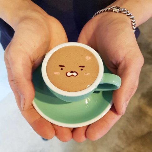 Artistic-barista-from-korea-who-draws-art-on-coffee-5912bed1b7e50__700.jpg