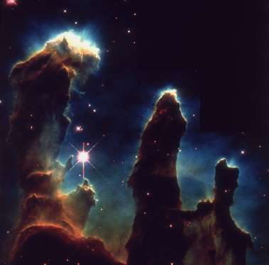 Pillars of Creation in Eagle Nebula 1995.jpg