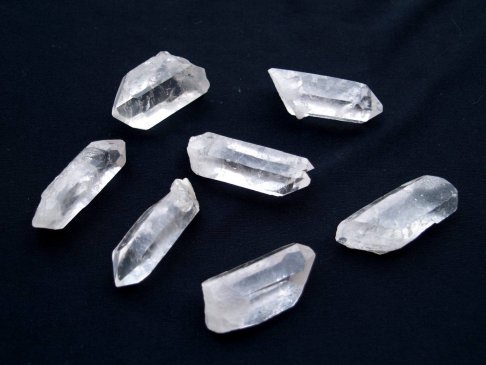 crystals quartz points clear.jpg